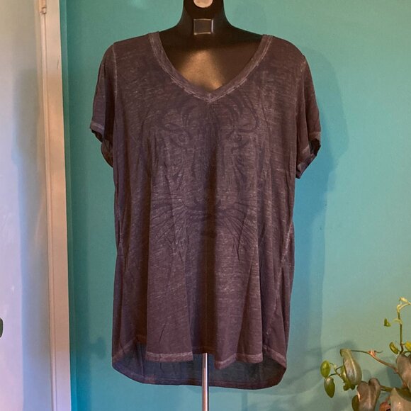 Torrid Classic Fit Burn Out V-Neck Tshirt - Picture 1 of 2